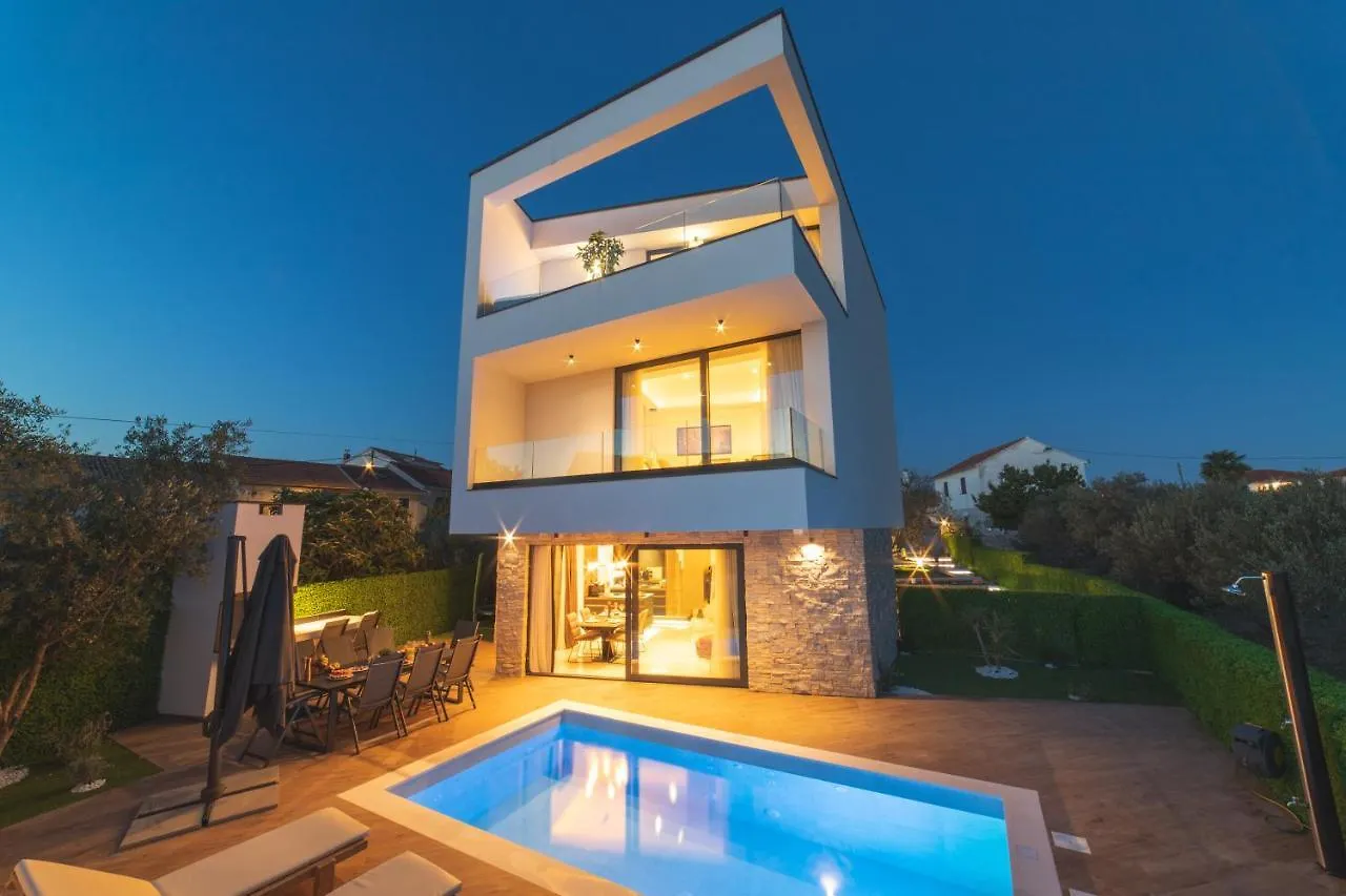 Luxury Villa Favela With Heated Pool Trogir