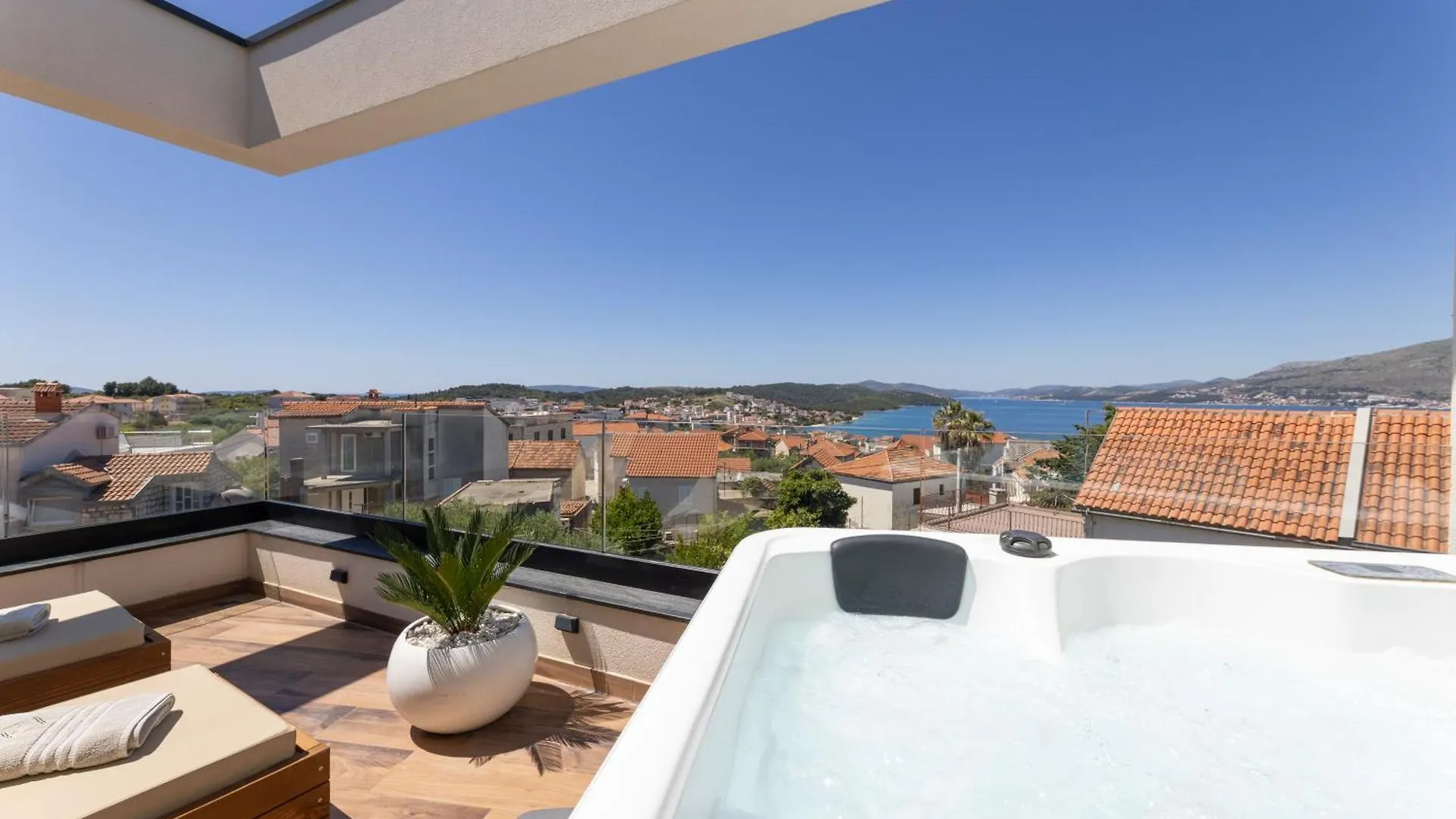 Luxury Villa Favela With Heated Pool Trogir