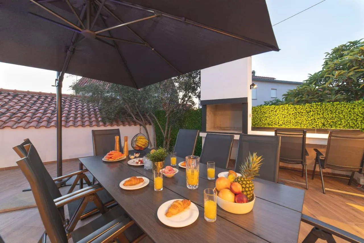 טרוגיר Luxury Villa Favela With Heated Pool