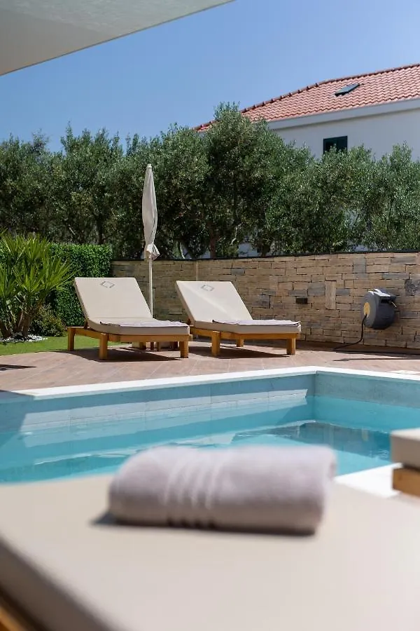 טרוגיר Luxury Villa Favela With Heated Pool קרואטיה